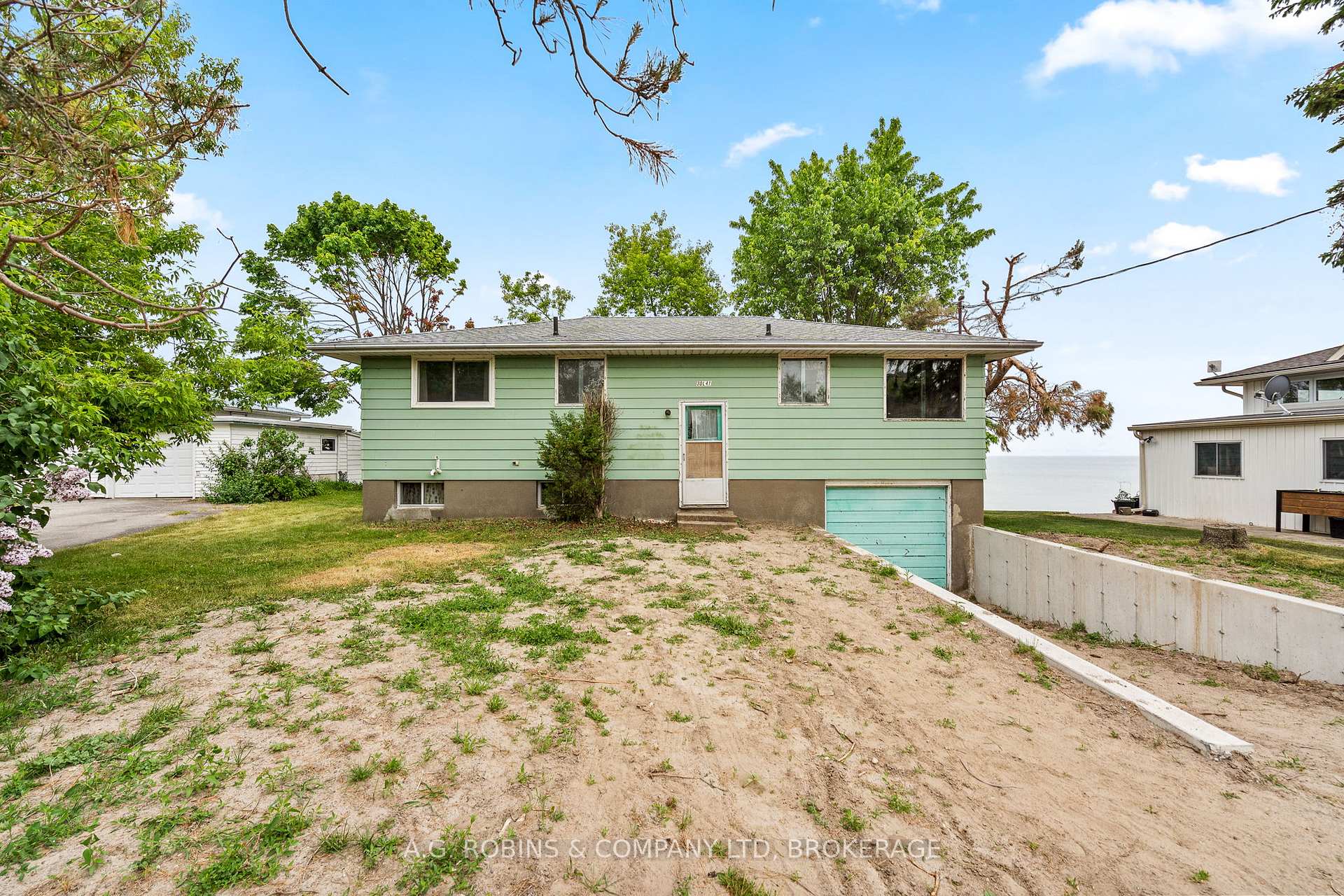 Photo 3 of 13041 Lakeshore Road, Wainfleet, Lakeshore — HOMEH