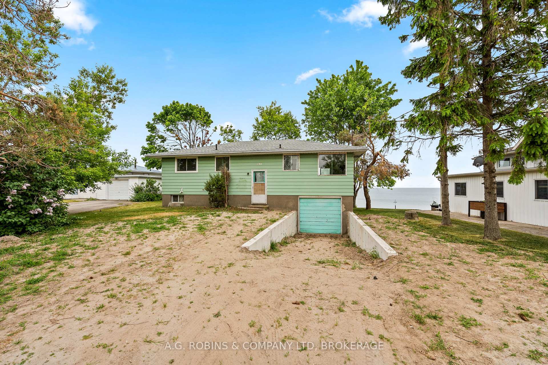 Photo 4 of 13041 Lakeshore Road, Wainfleet, Lakeshore — HOMEH