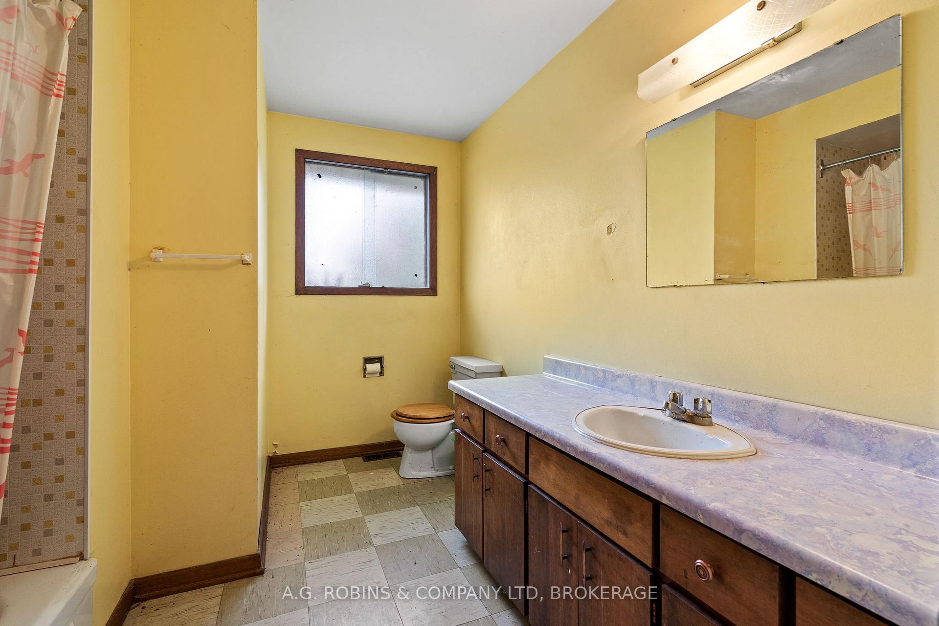 Photo 13 of 13041 Lakeshore Road, Wainfleet, Lakeshore — HOMEH