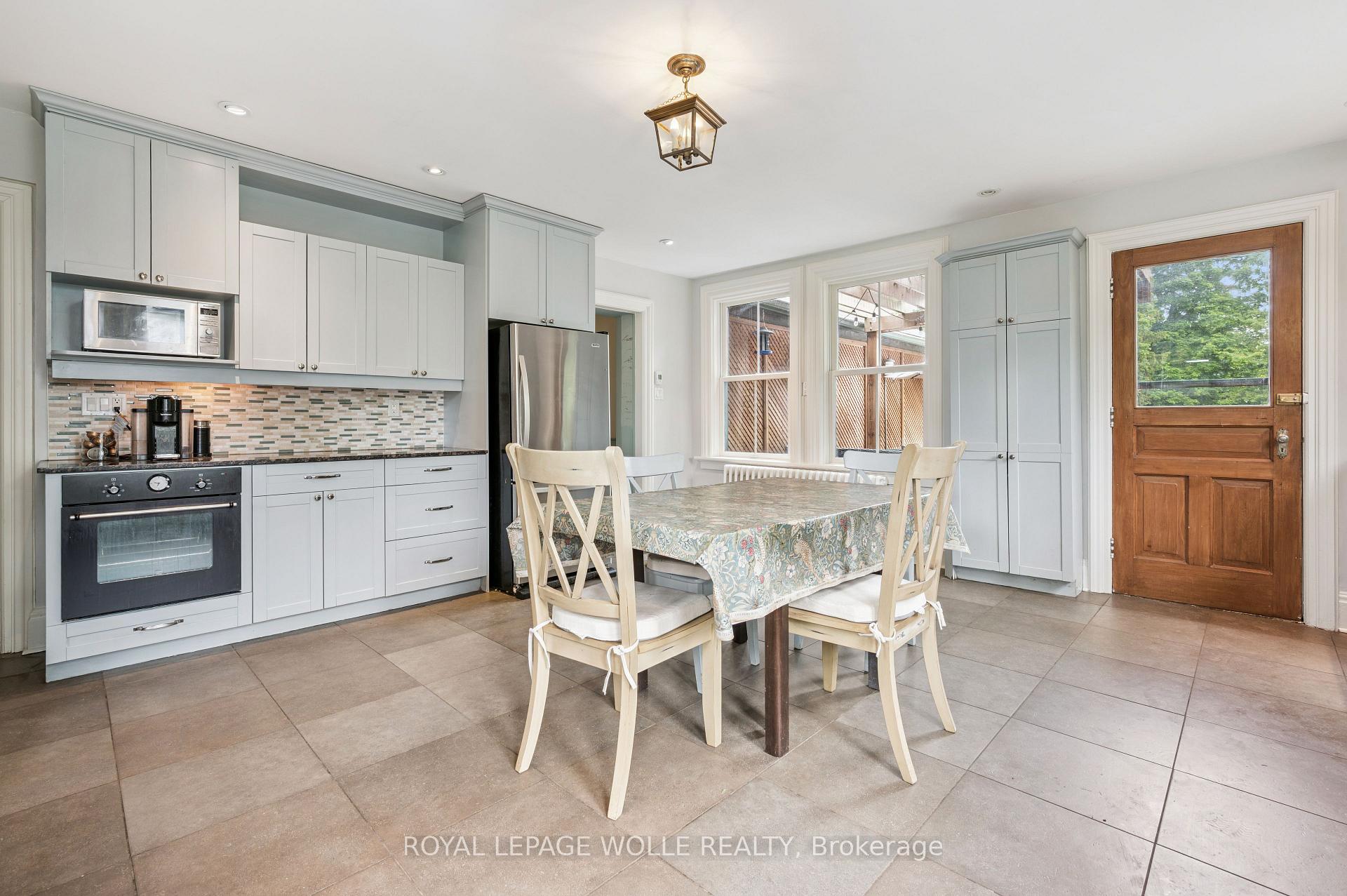 Photo 11 of 88 William Street W, Waterloo — HOMEH