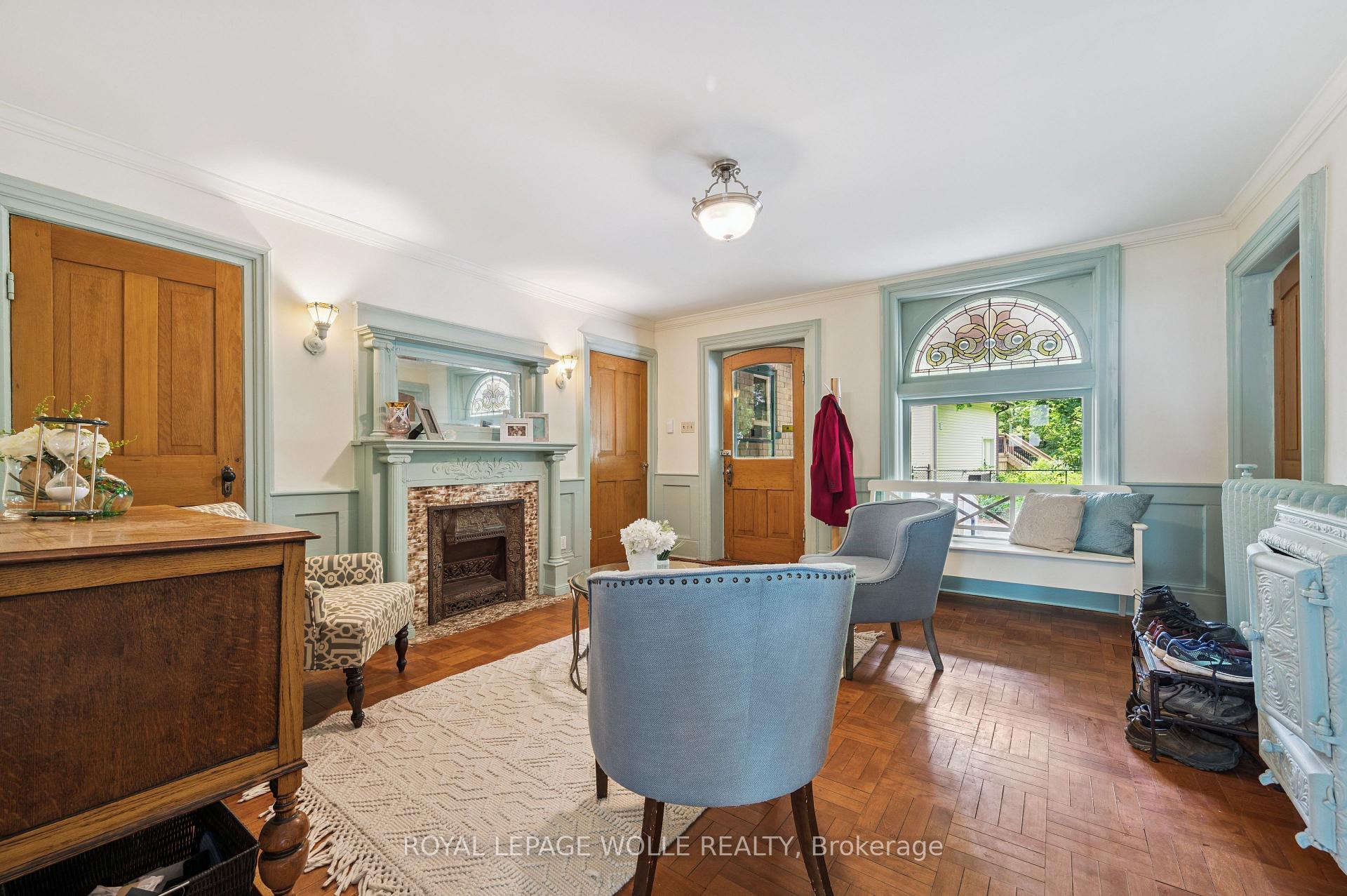 Photo 16 of 88 William Street W, Waterloo — HOMEH