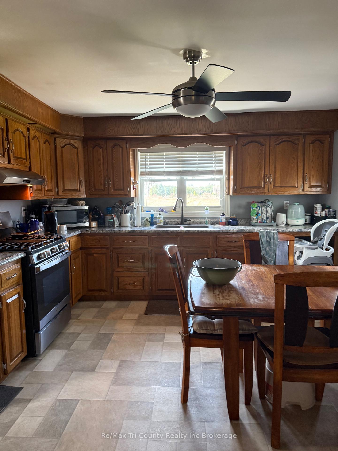 Photo 5 of 23482 Queens Line, West Elgin, Rural West Elgin — HOMEH