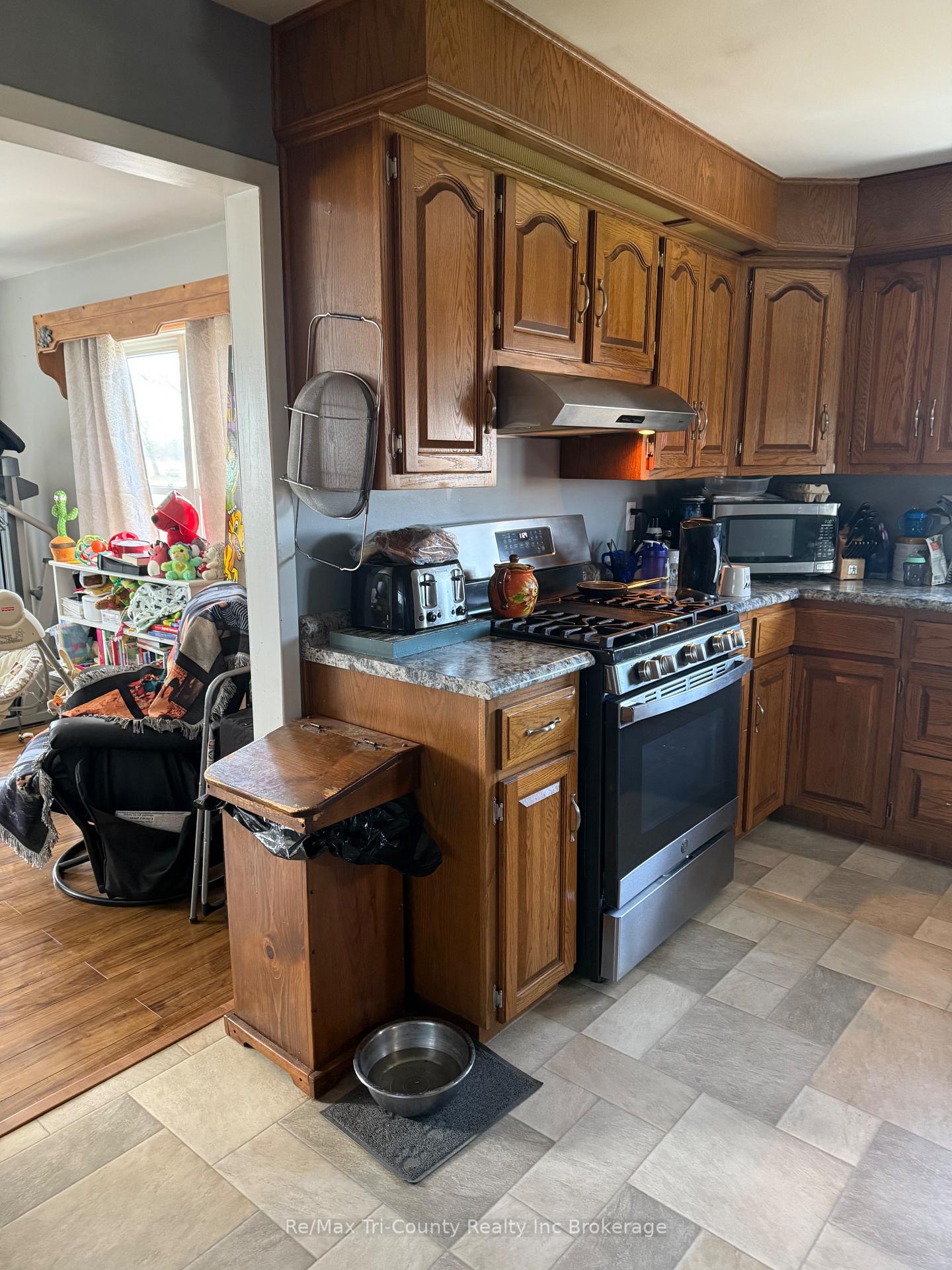 Photo 7 of 23482 Queens Line, West Elgin, Rural West Elgin — HOMEH
