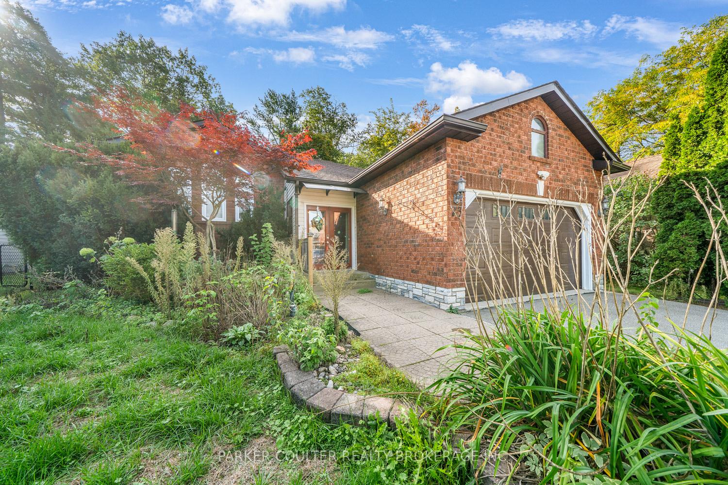 Photo 3 of 73 Timberland Crescent, Wasaga Beach — HOMEH