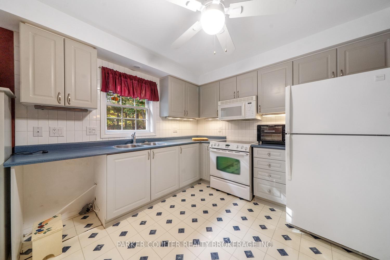 Photo 9 of 73 Timberland Crescent, Wasaga Beach — HOMEH