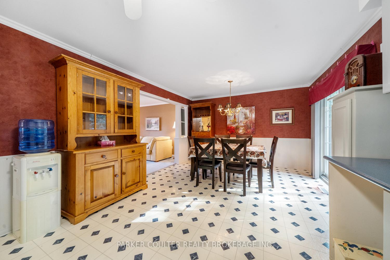 Photo 11 of 73 Timberland Crescent, Wasaga Beach — HOMEH