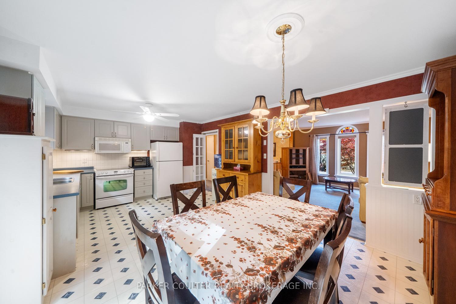 Photo 12 of 73 Timberland Crescent, Wasaga Beach — HOMEH