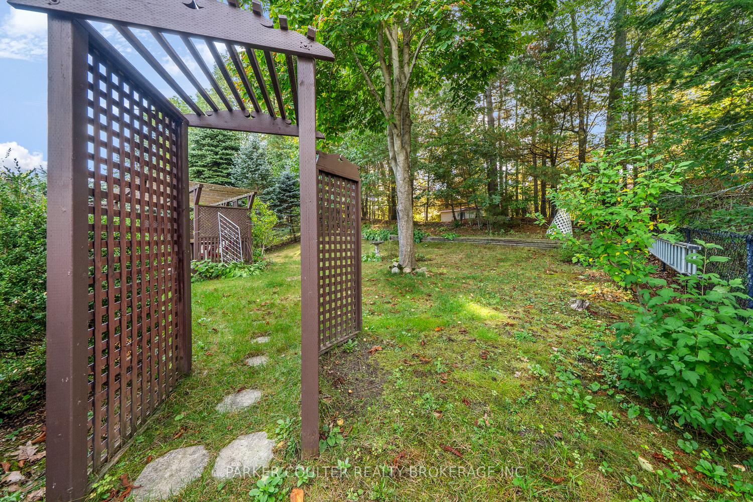 Photo 30 of 73 Timberland Crescent, Wasaga Beach — HOMEH