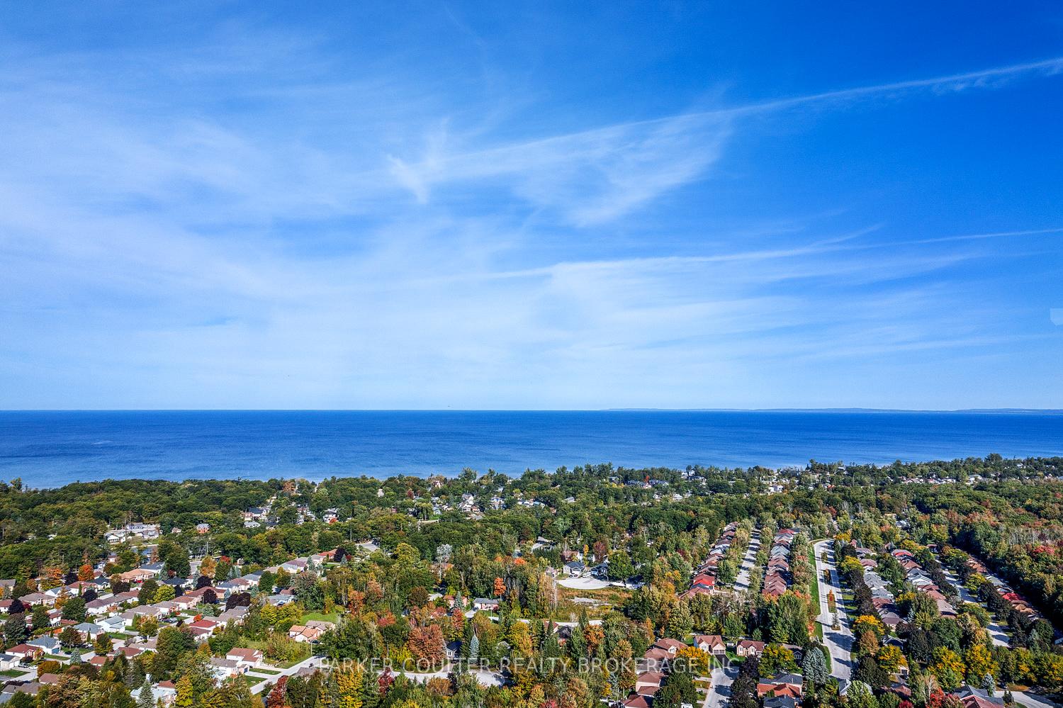 Photo 37 of 73 Timberland Crescent, Wasaga Beach — HOMEH