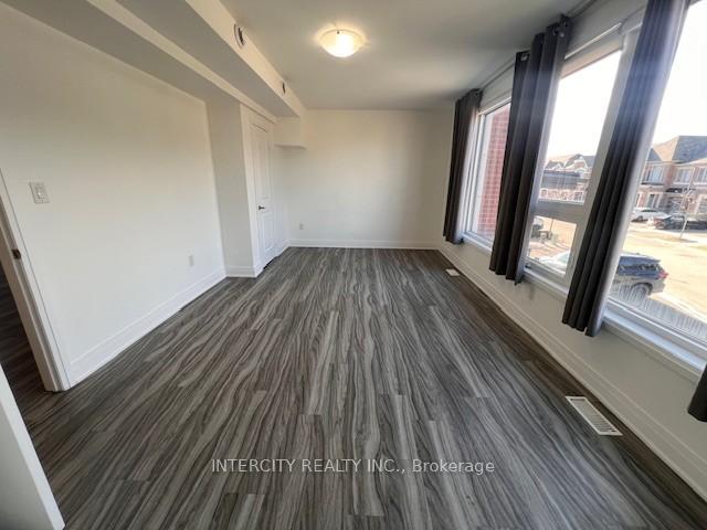 Photo 8 of Unit Lower, 81 Vedette Way, Vaughan, East Woodbridge — HOMEH