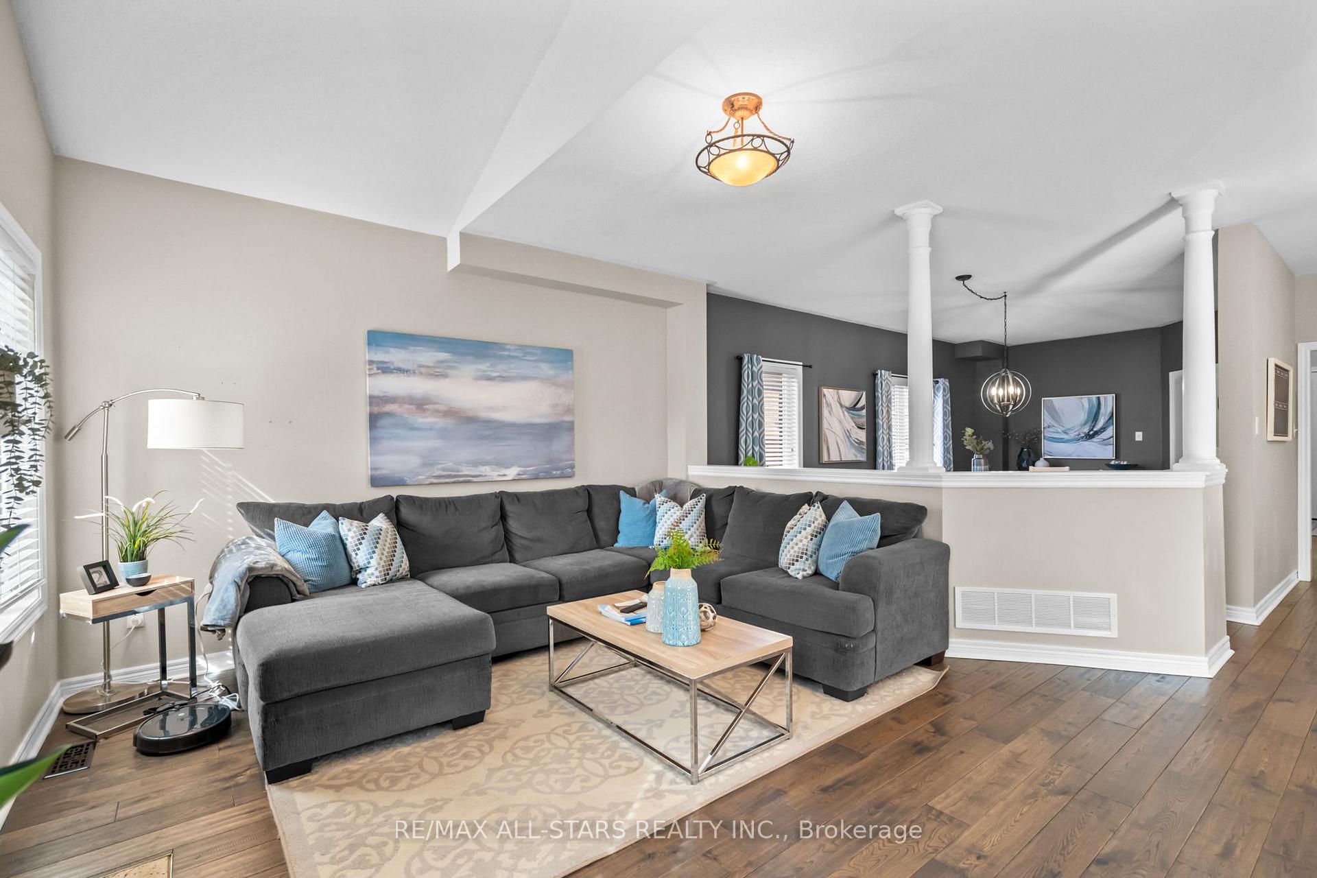 Photo 9 of 22 Brownscombe Crescent, Uxbridge — HOMEH