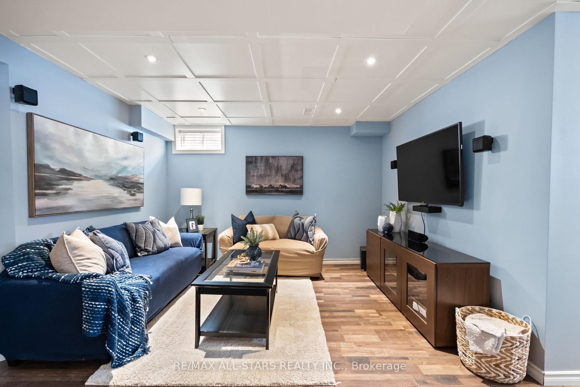 Photo 18 of 22 Brownscombe Crescent, Uxbridge — HOMEH