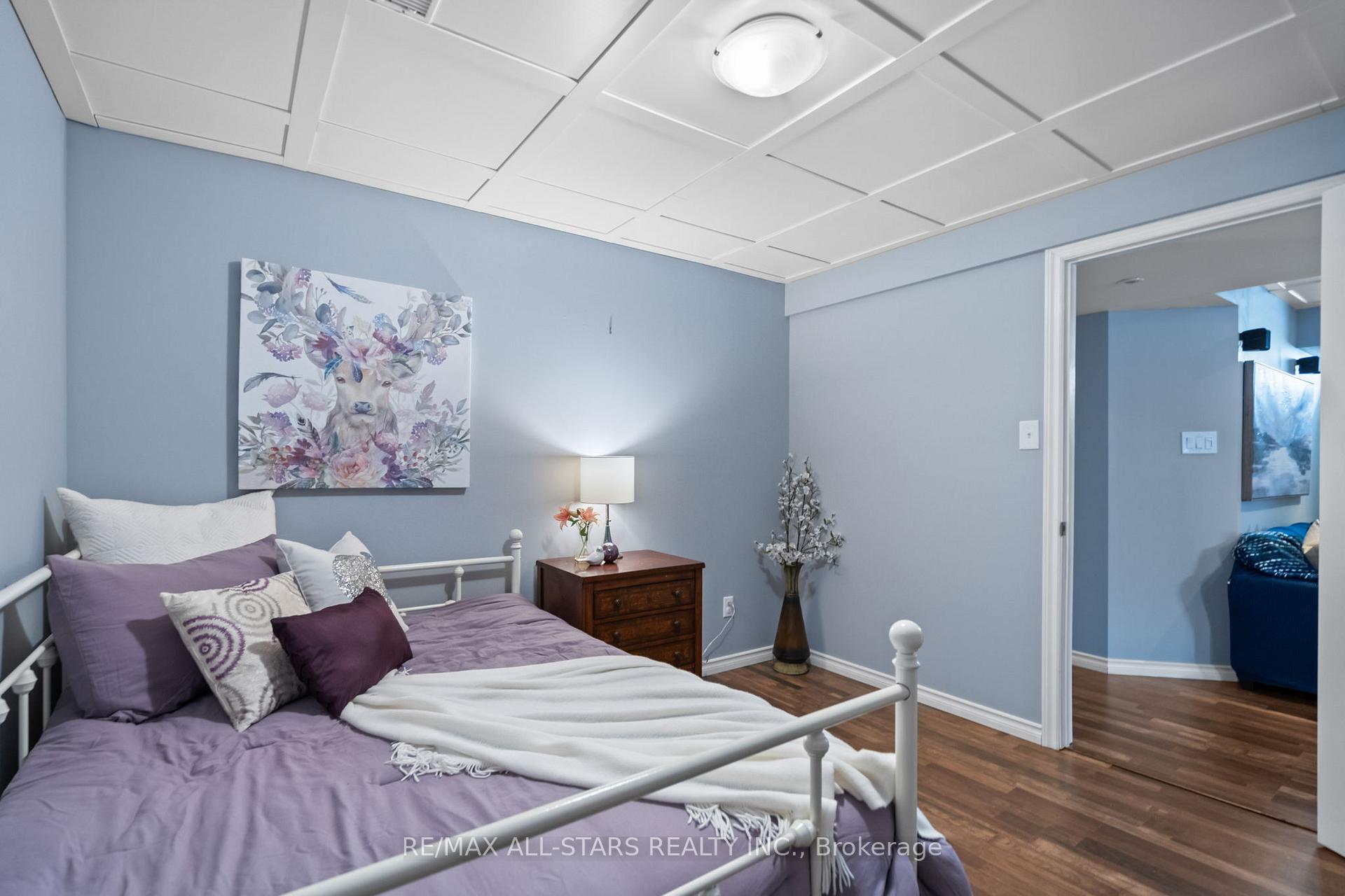 Photo 19 of 22 Brownscombe Crescent, Uxbridge — HOMEH