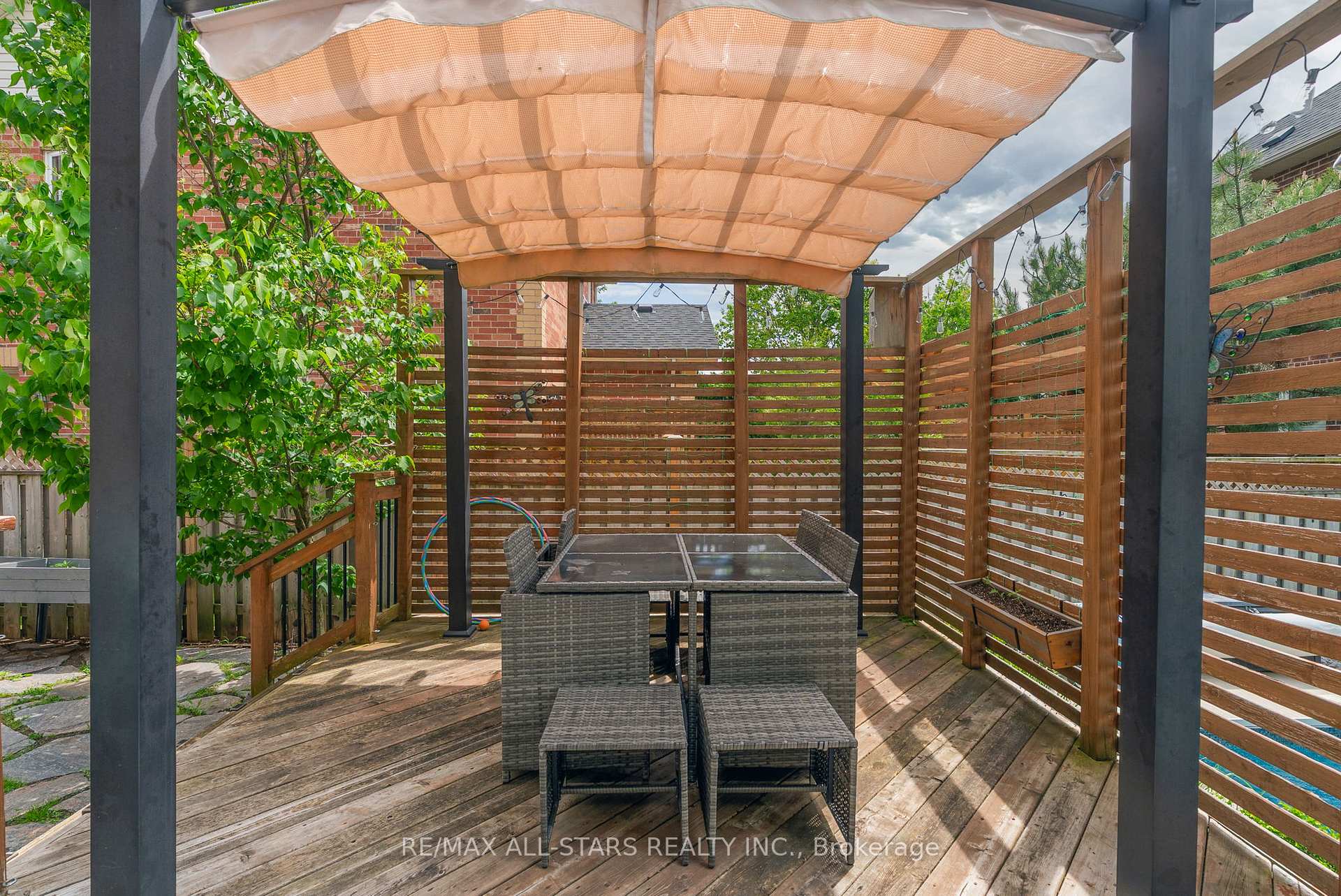 Photo 25 of 22 Brownscombe Crescent, Uxbridge — HOMEH