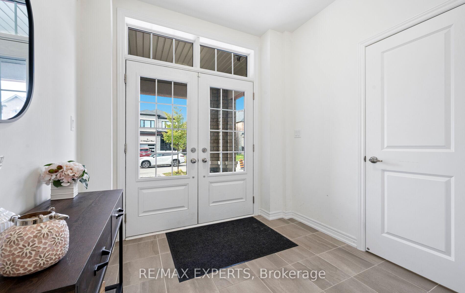 Photo 5 of 58 Bellefond Street, Vaughan, Kleinburg — HOMEH