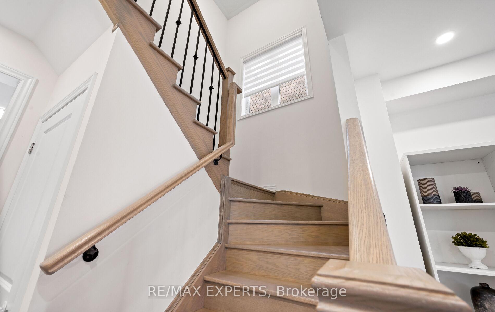 Photo 7 of 58 Bellefond Street, Vaughan, Kleinburg — HOMEH