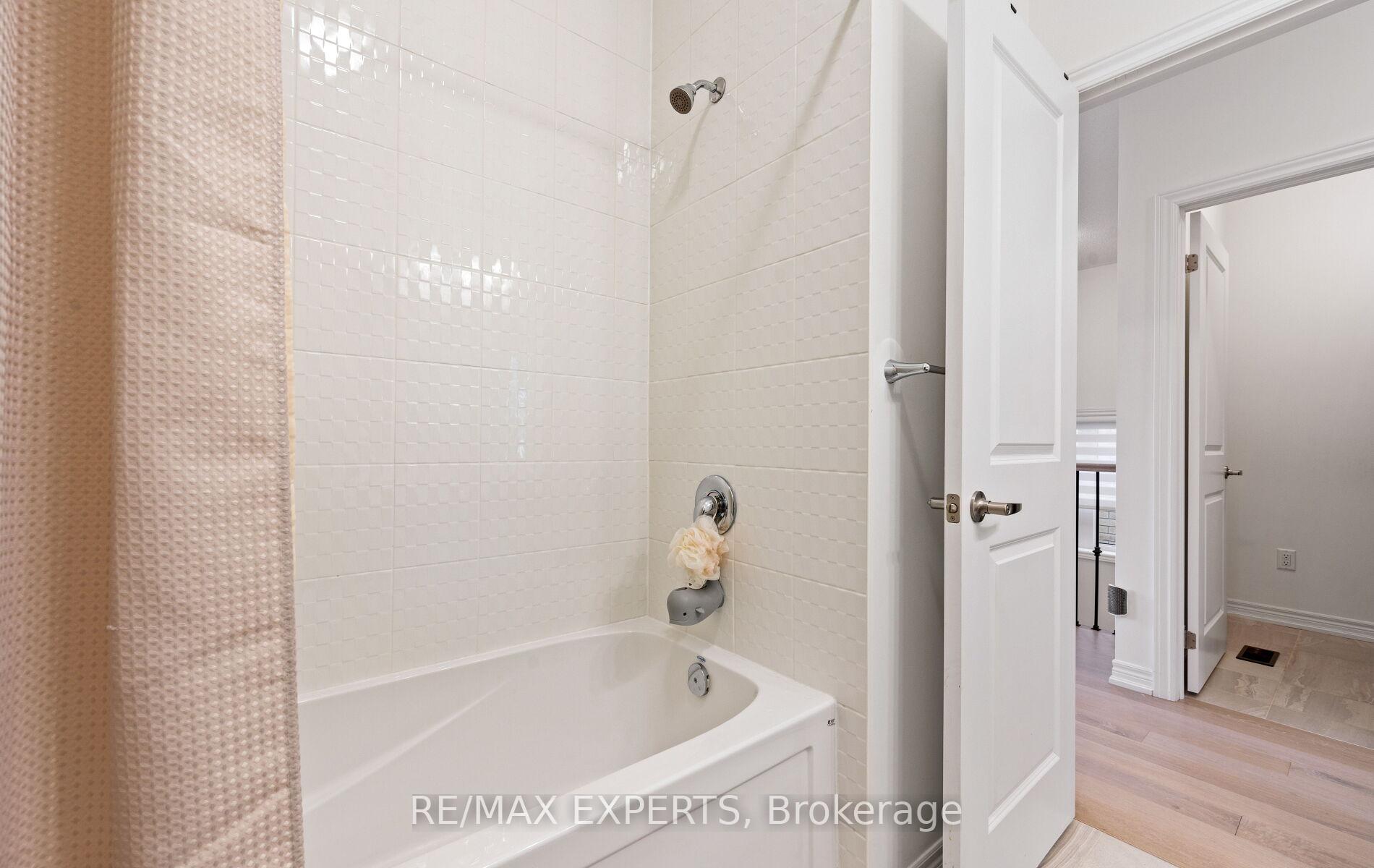 Photo 32 of 58 Bellefond Street, Vaughan, Kleinburg — HOMEH