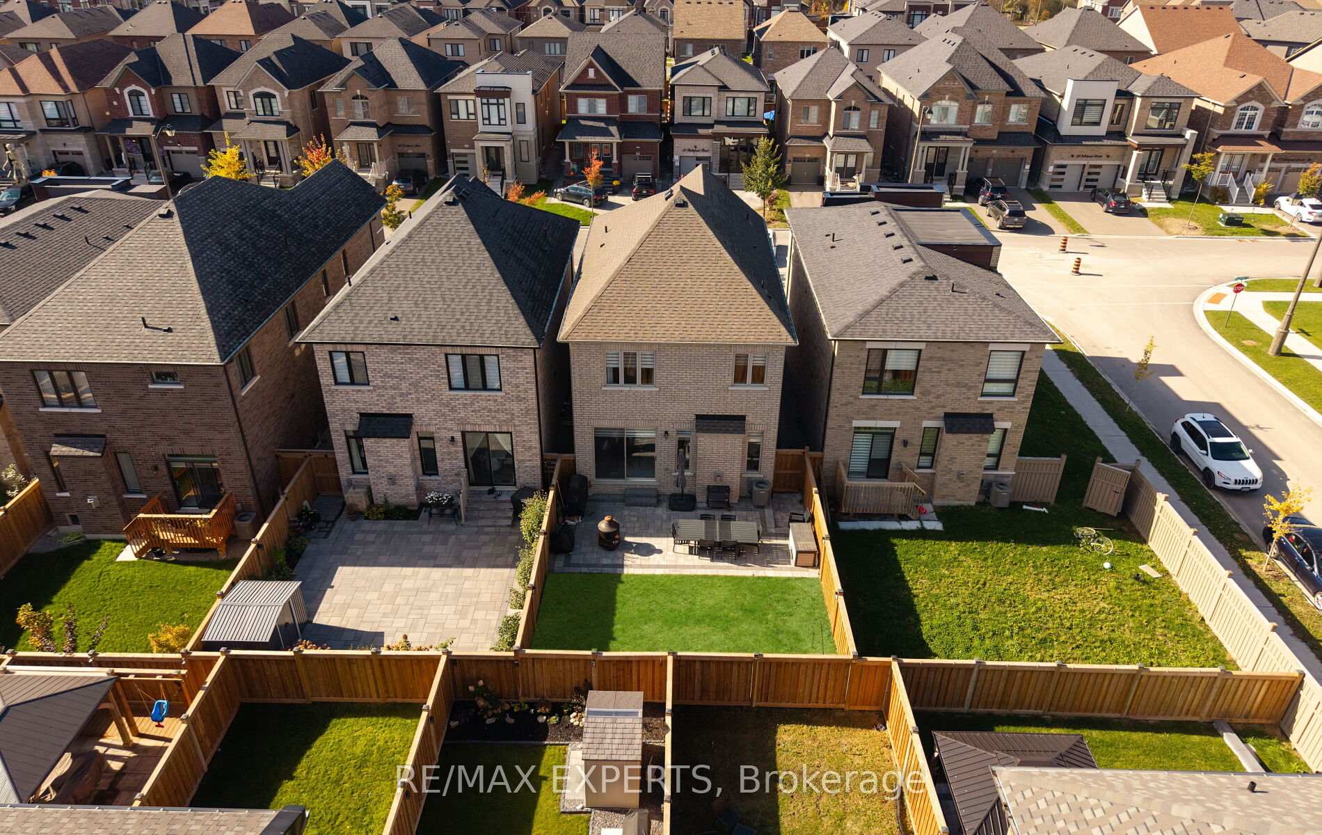 Photo 36 of 58 Bellefond Street, Vaughan, Kleinburg — HOMEH