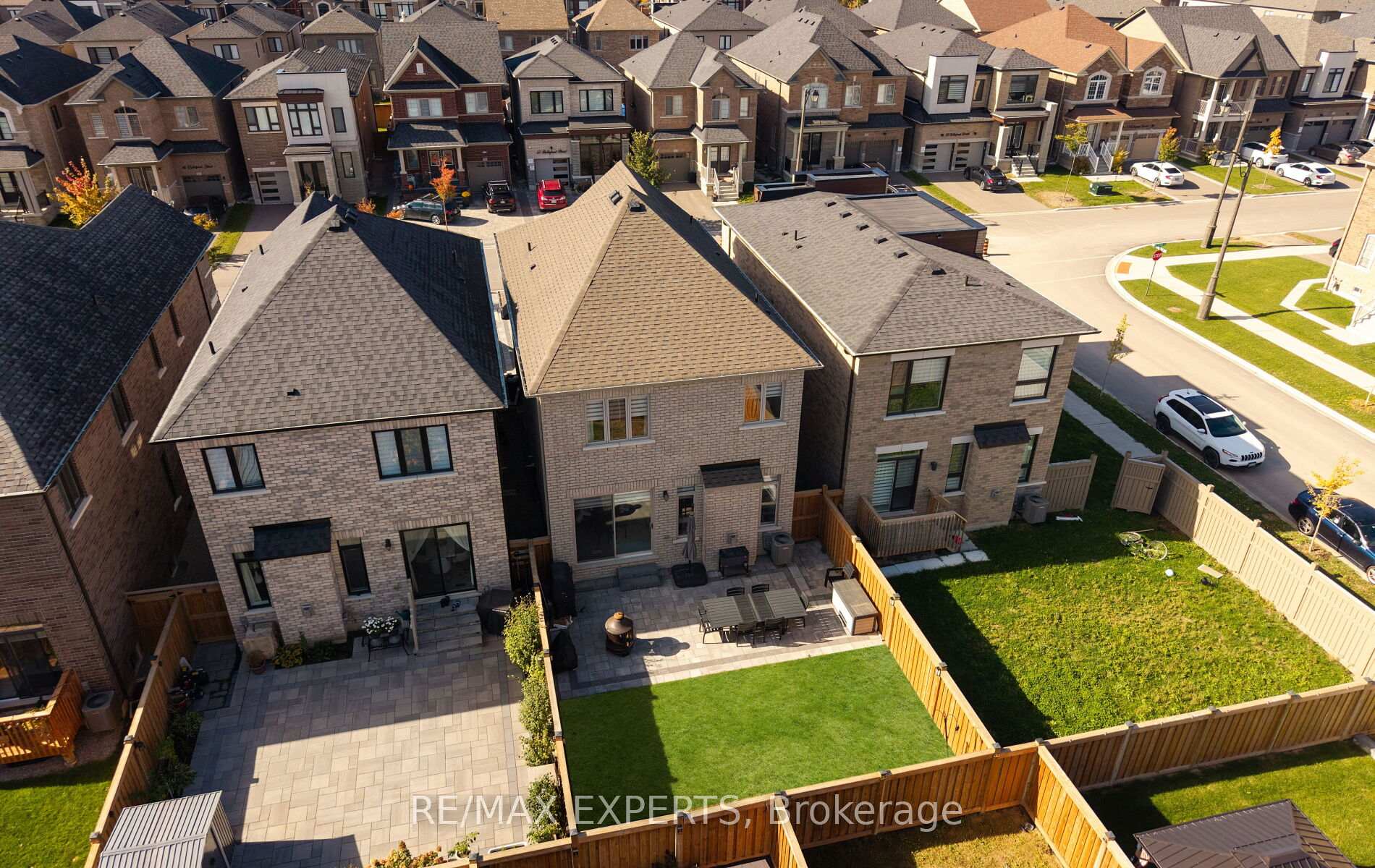 Photo 37 of 58 Bellefond Street, Vaughan, Kleinburg — HOMEH
