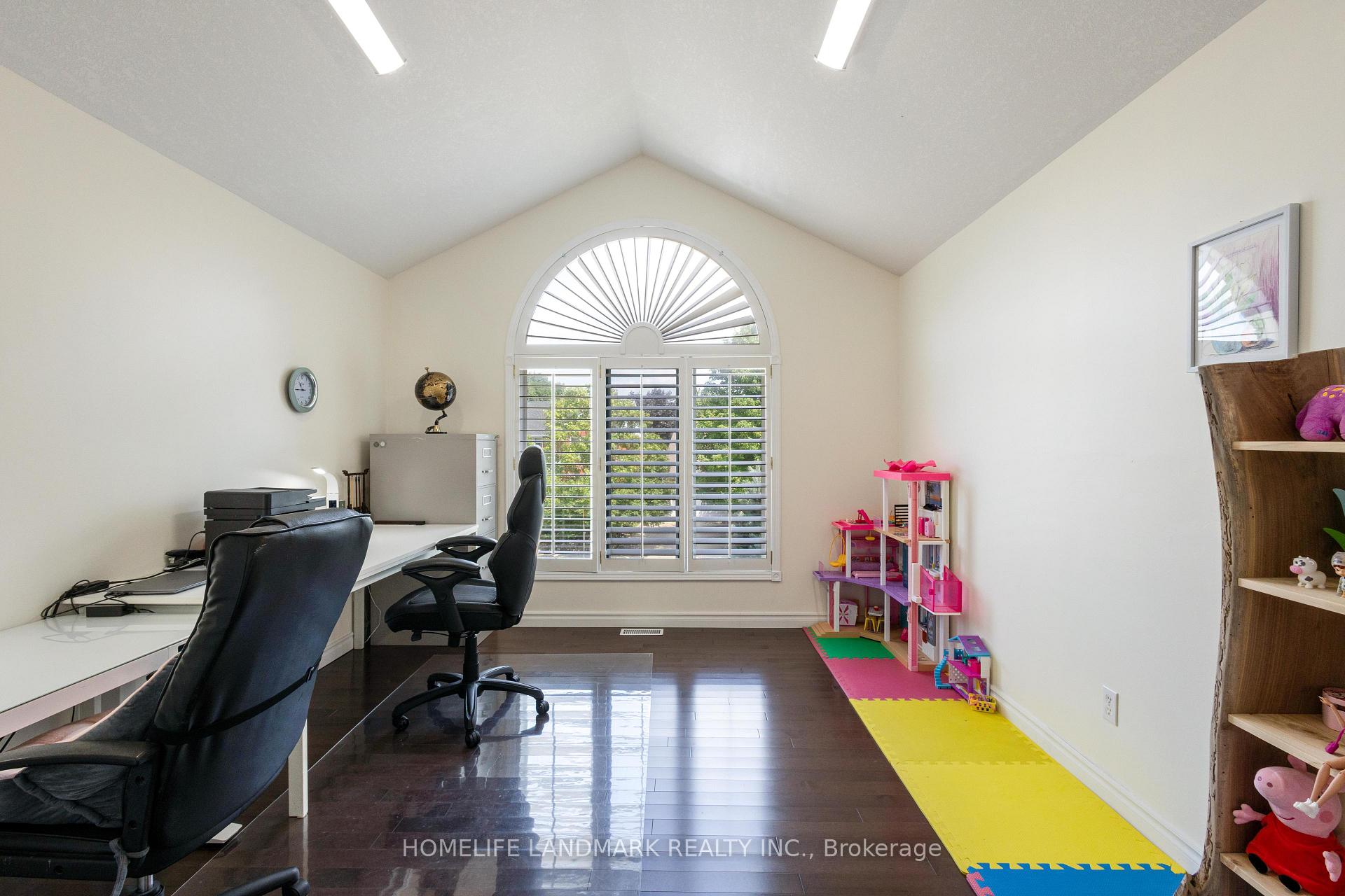 Photo 35 of 525 Leighland Drive, Waterloo — HOMEH