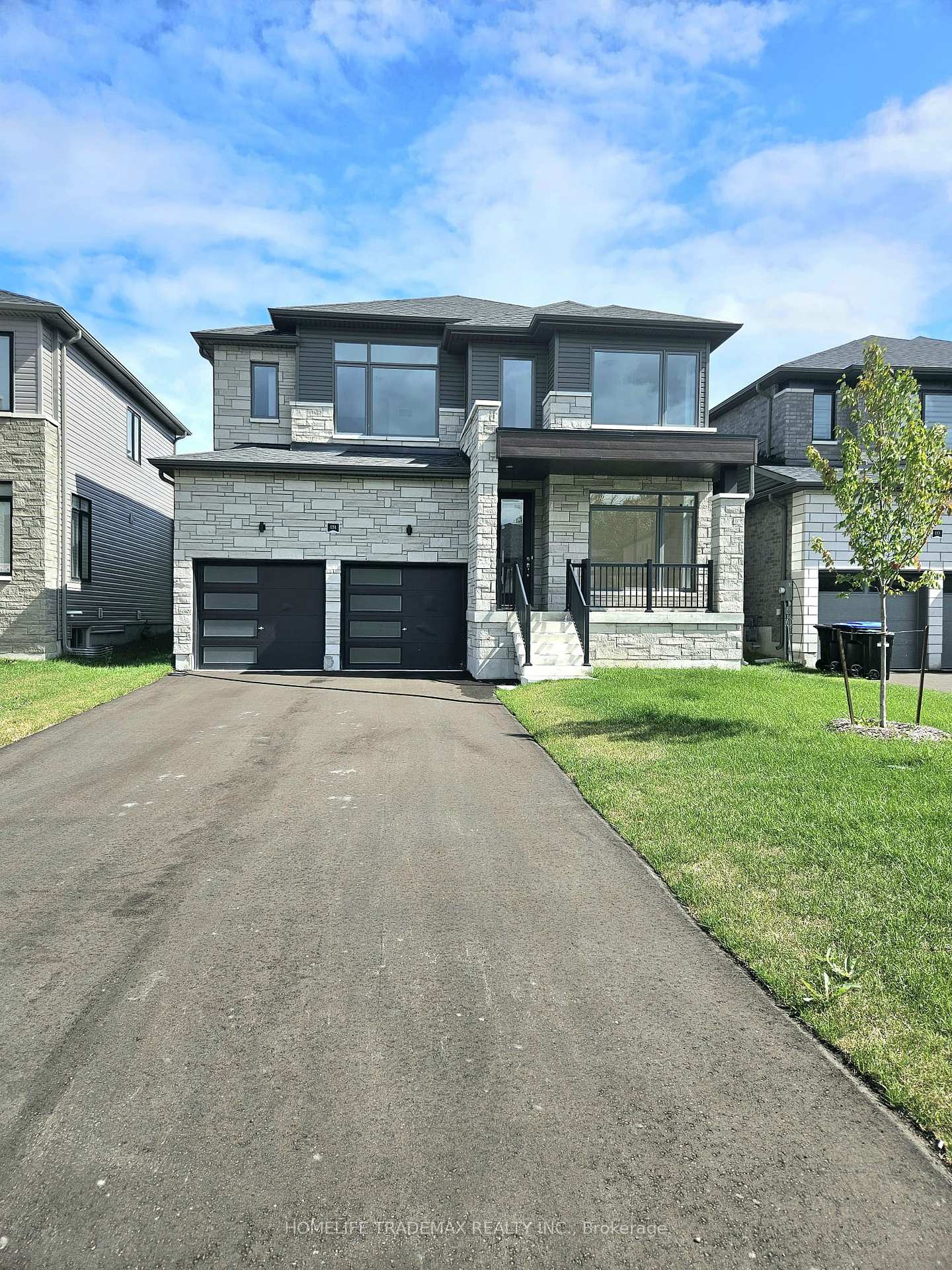 Photo 1 of 151 Rosanne Circle, Wasaga Beach — HOMEH