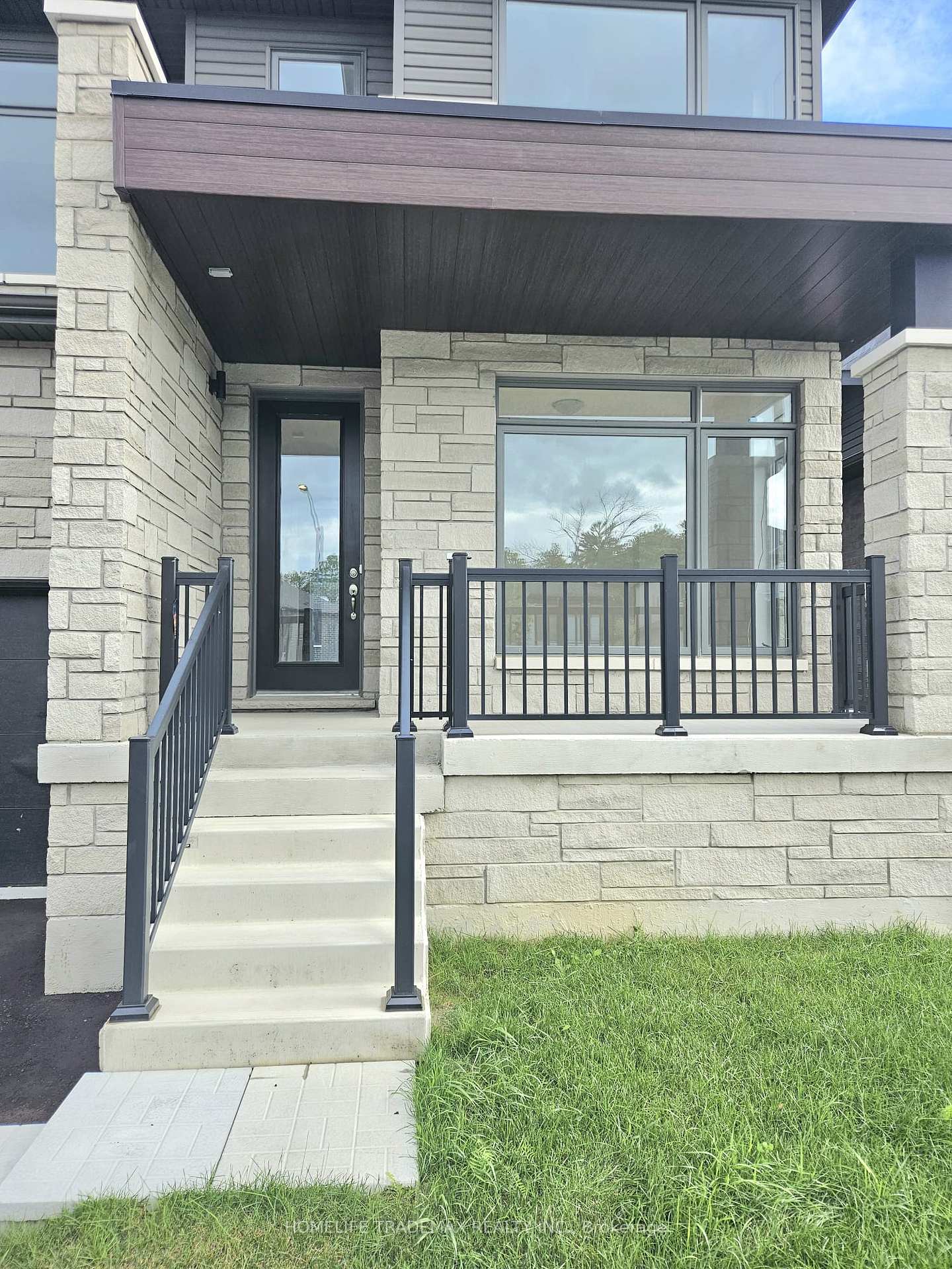 Photo 3 of 151 Rosanne Circle, Wasaga Beach — HOMEH
