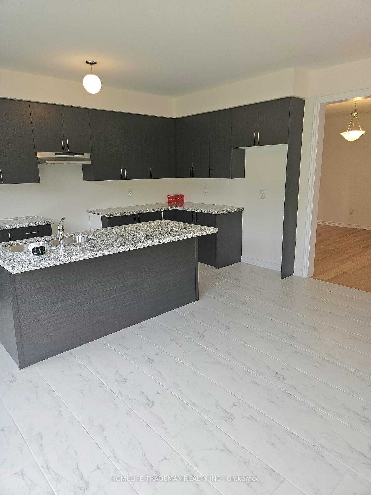 Photo 17 of 151 Rosanne Circle, Wasaga Beach — HOMEH