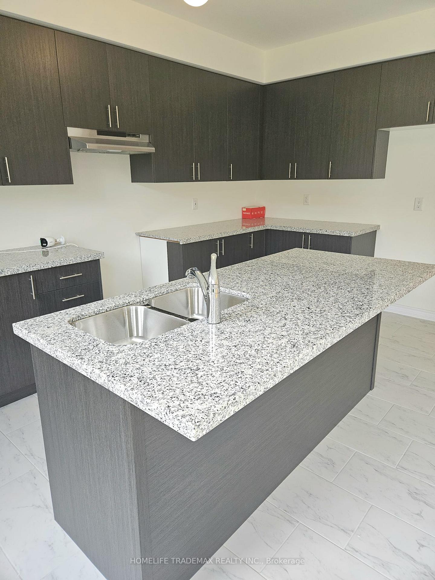 Photo 18 of 151 Rosanne Circle, Wasaga Beach — HOMEH