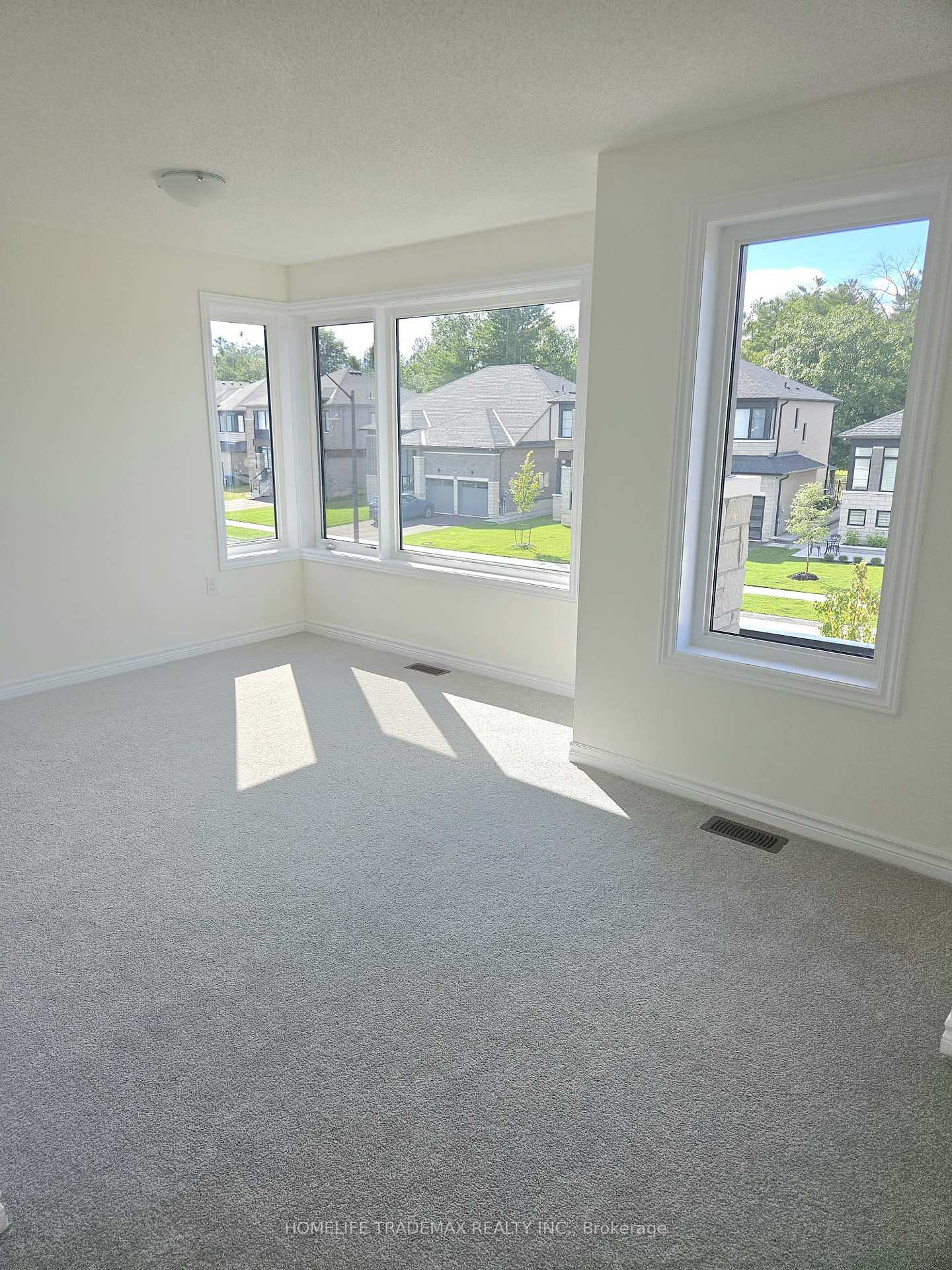 Photo 29 of 151 Rosanne Circle, Wasaga Beach — HOMEH