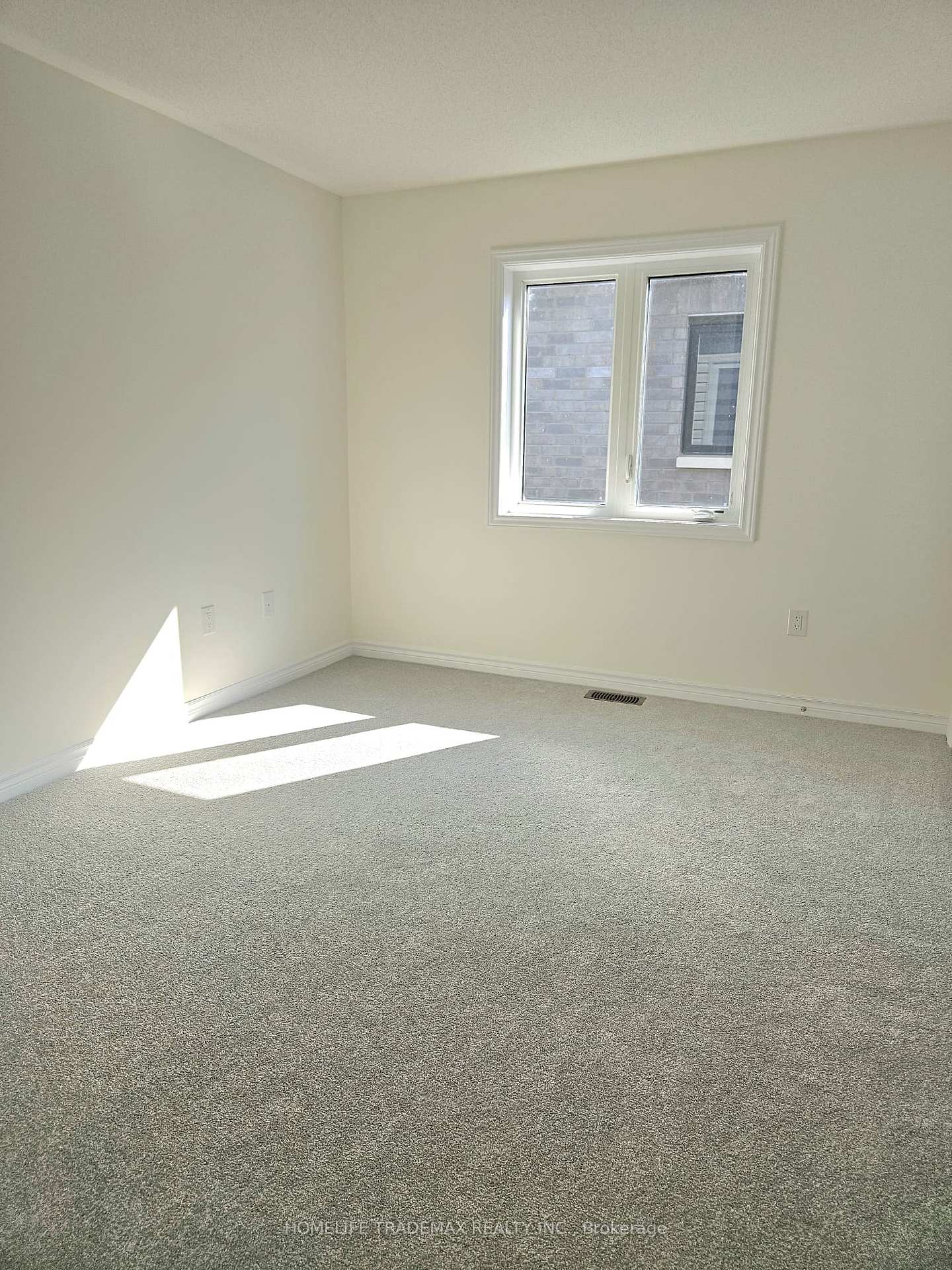 Photo 33 of 151 Rosanne Circle, Wasaga Beach — HOMEH
