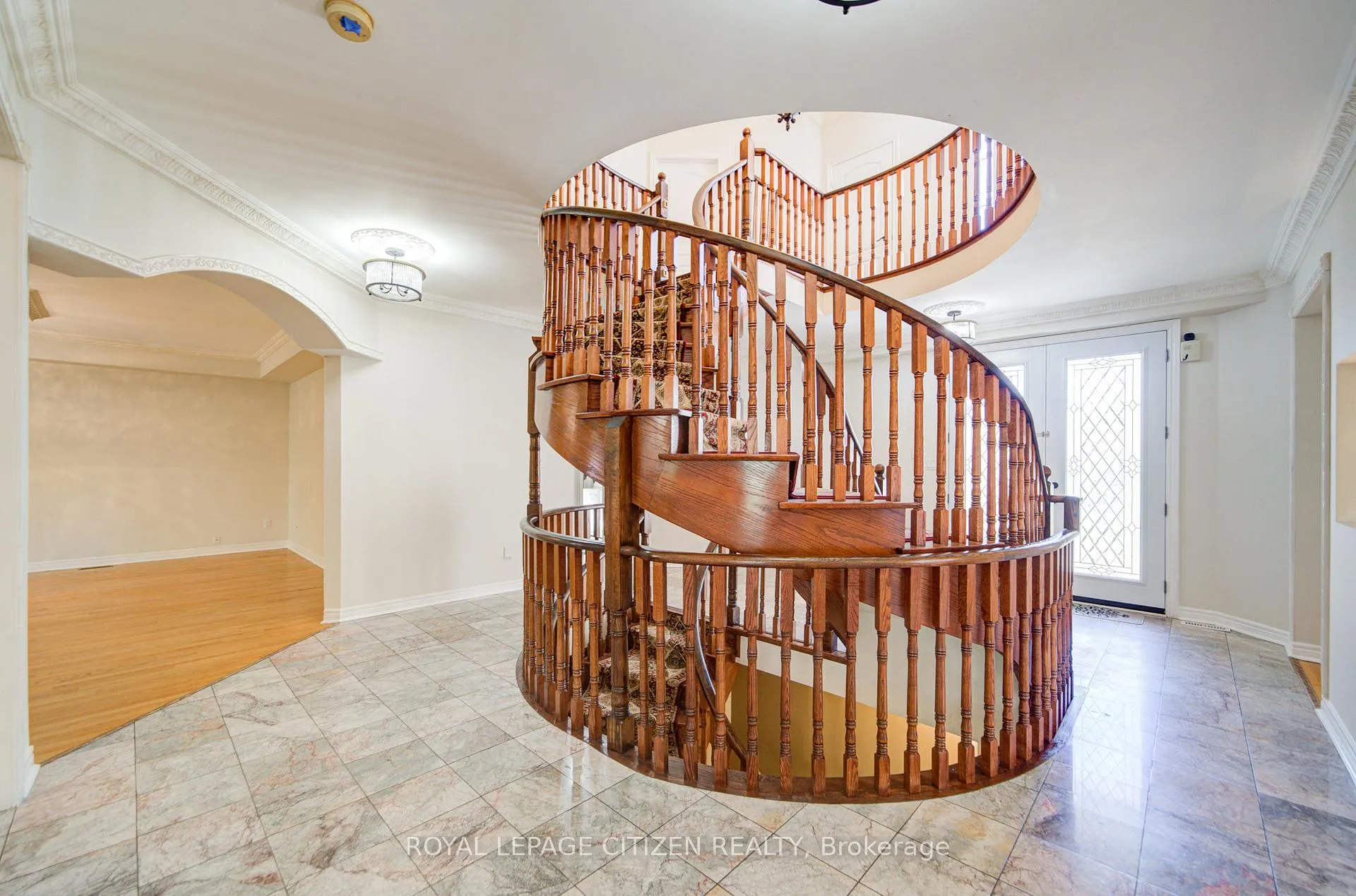 Photo 8 of 180 Kimber Crescent, Vaughan, East Woodbridge — HOMEH