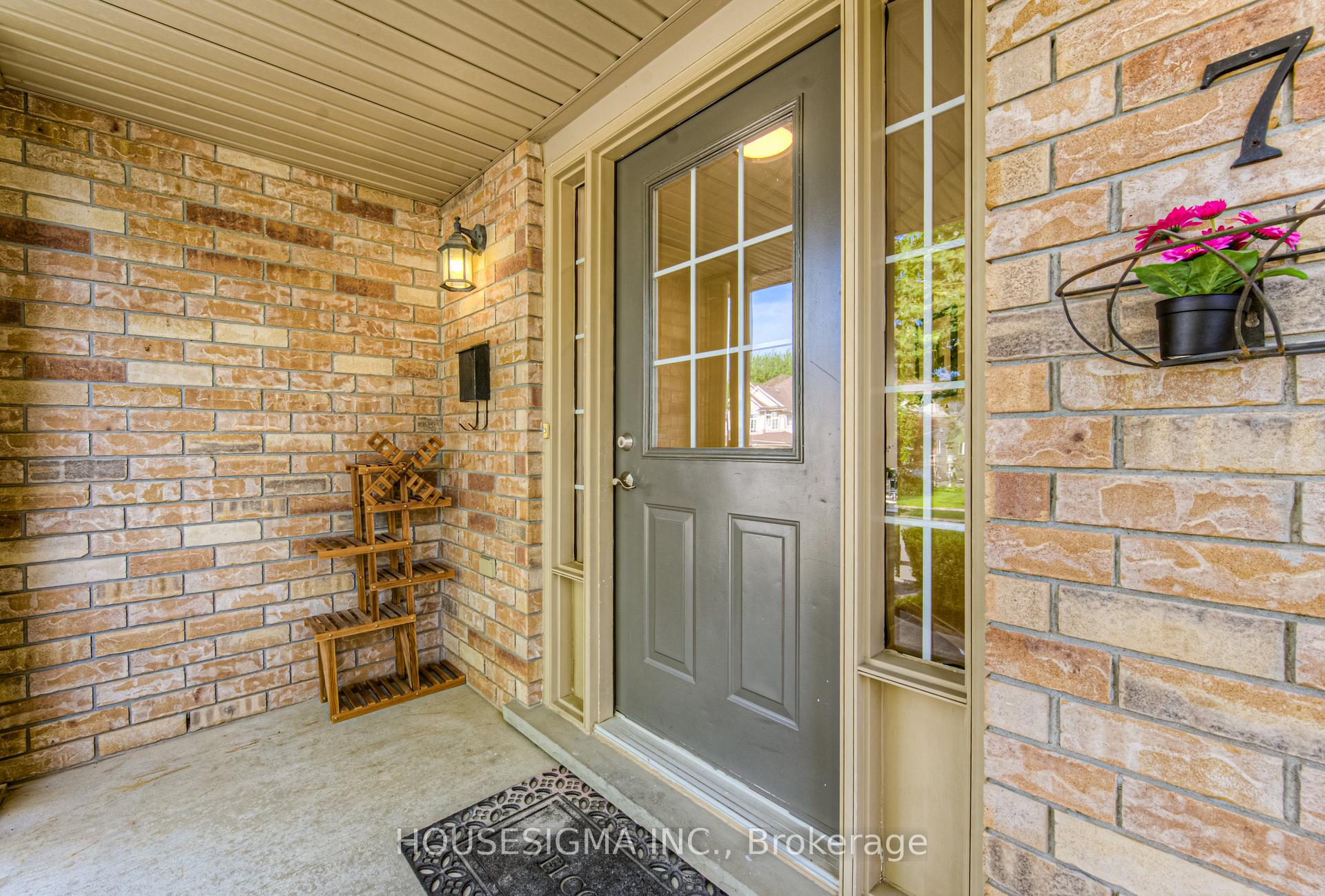 Photo 5 of 721 Black Cherry Street, Waterloo — HOMEH