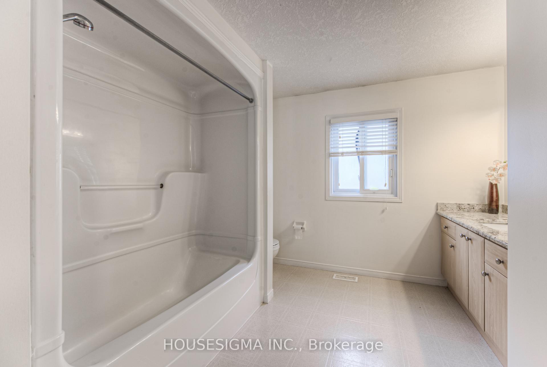 Photo 33 of 721 Black Cherry Street, Waterloo — HOMEH