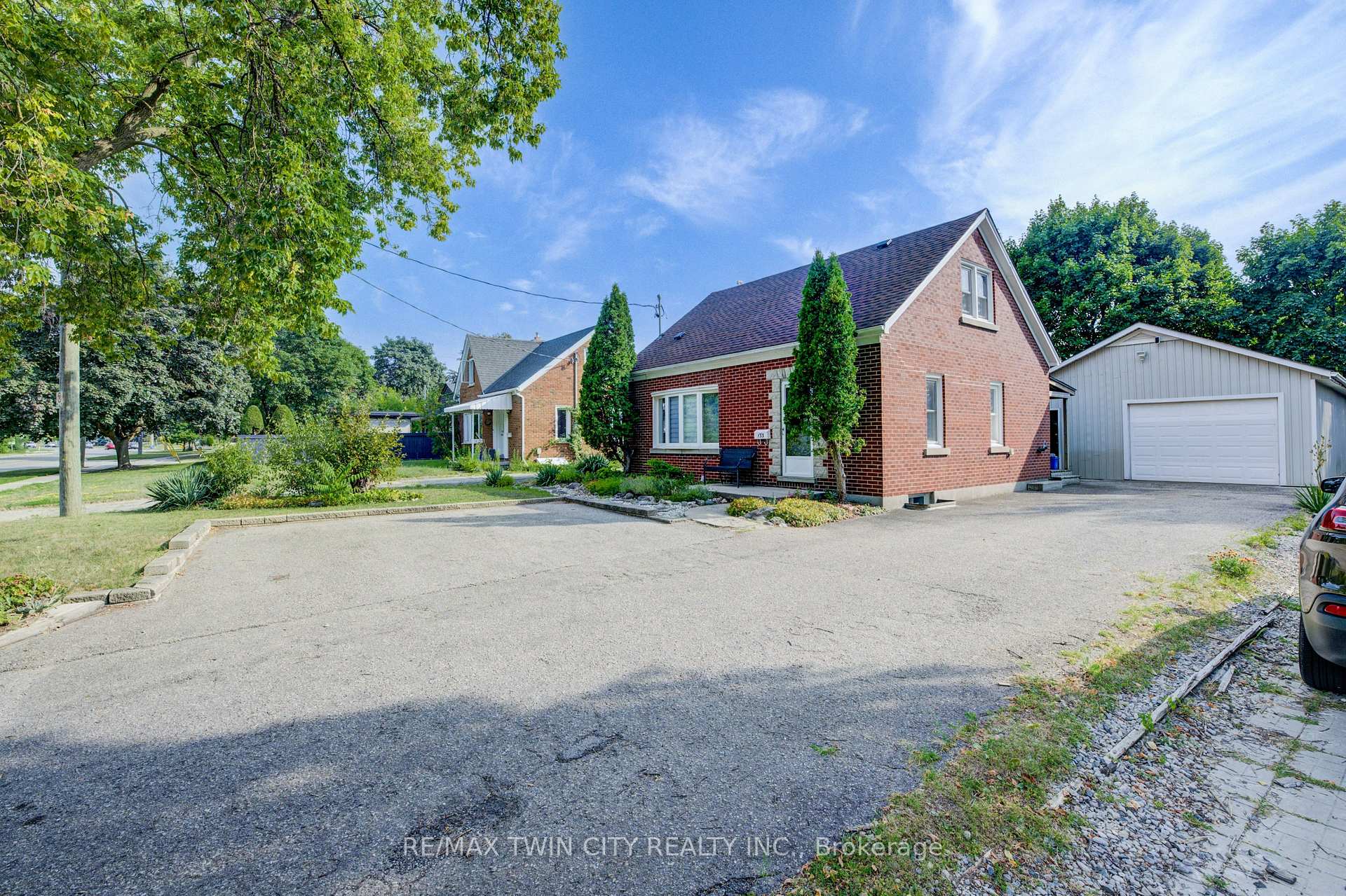 Front of 133 Margaret Avenue S
