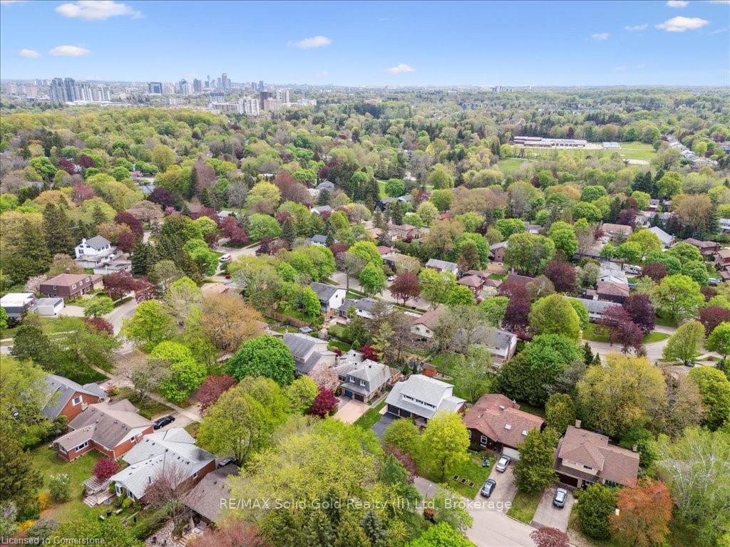 Photo 5 of 312 Craigleith Drive, Waterloo — HOMEH