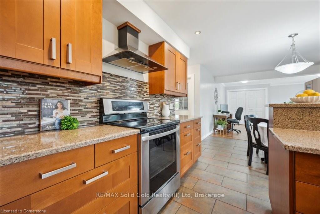 Photo 14 of 312 Craigleith Drive, Waterloo — HOMEH