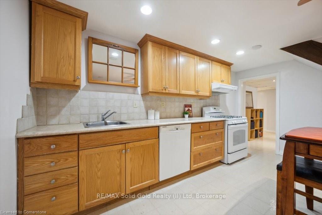 Photo 31 of 312 Craigleith Drive, Waterloo — HOMEH