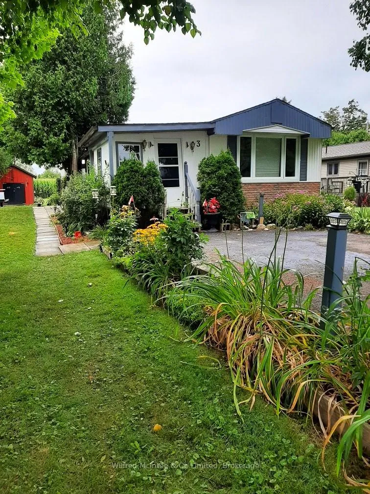 Front of Unit 3, 302694 Douglas Street