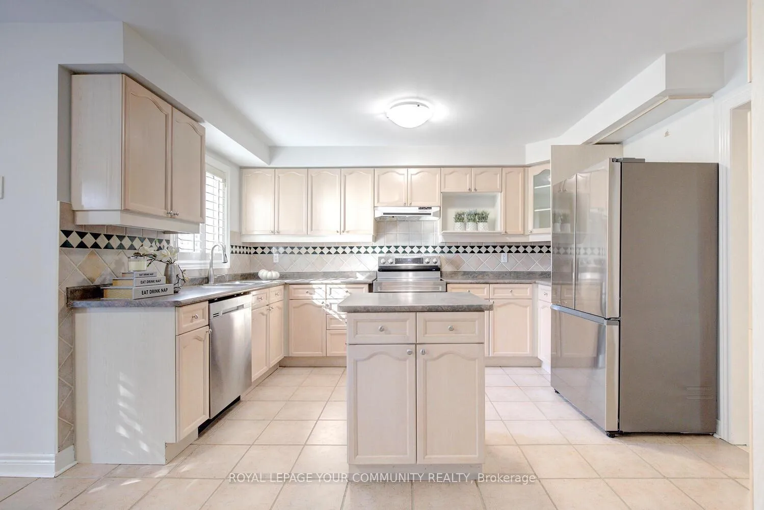 Photo 16 of 108 Kirkbride Crescent, Vaughan, Maple — HOMEH