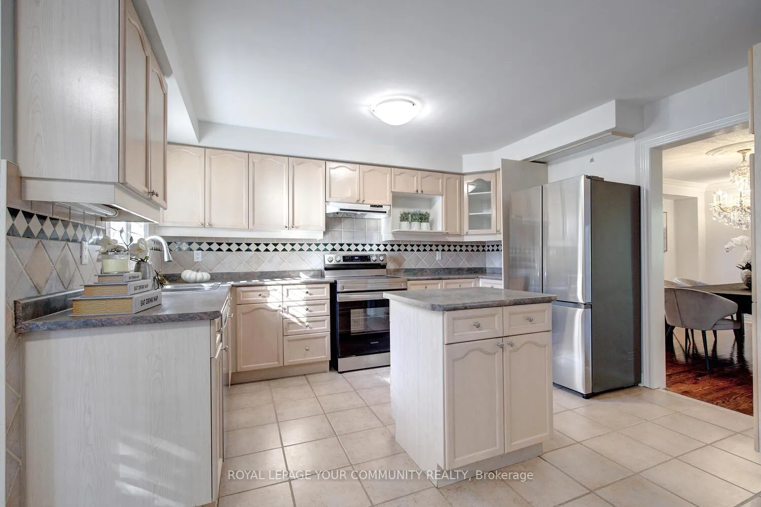 Photo 17 of 108 Kirkbride Crescent, Vaughan, Maple — HOMEH