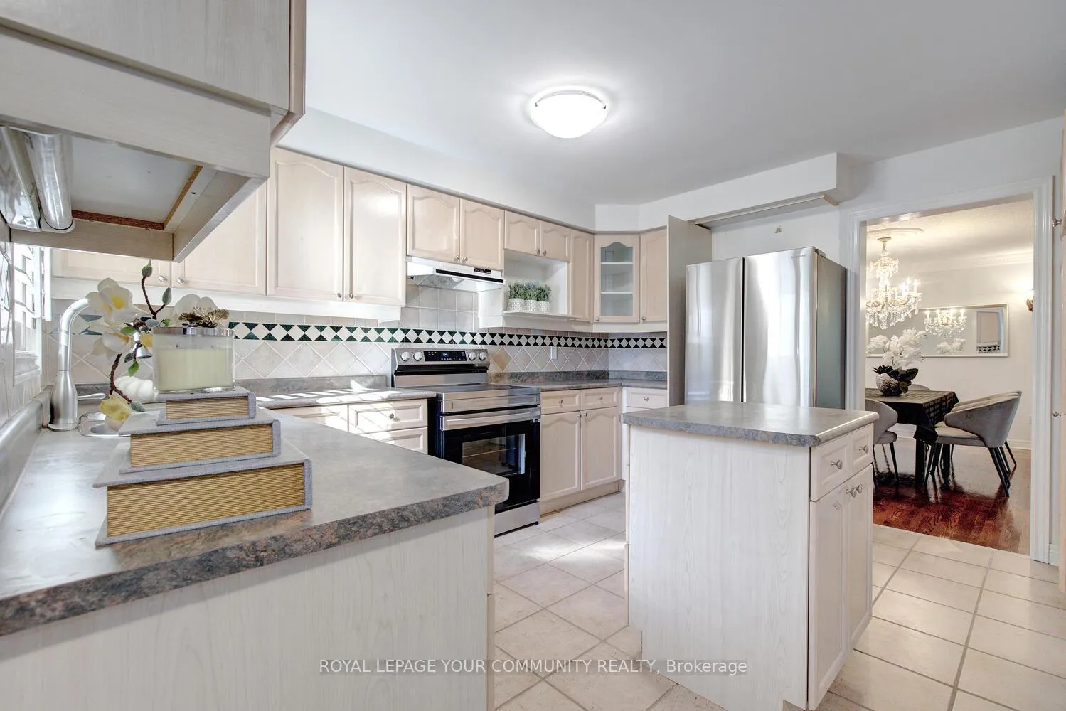 Photo 18 of 108 Kirkbride Crescent, Vaughan, Maple — HOMEH