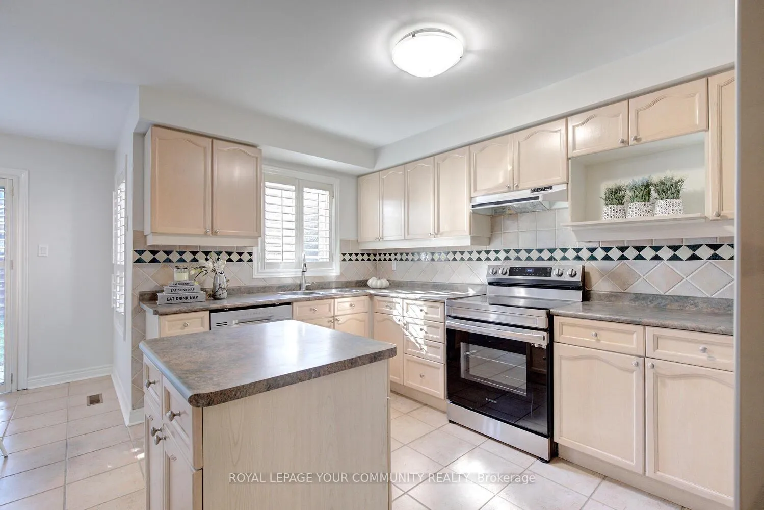 Photo 19 of 108 Kirkbride Crescent, Vaughan, Maple — HOMEH