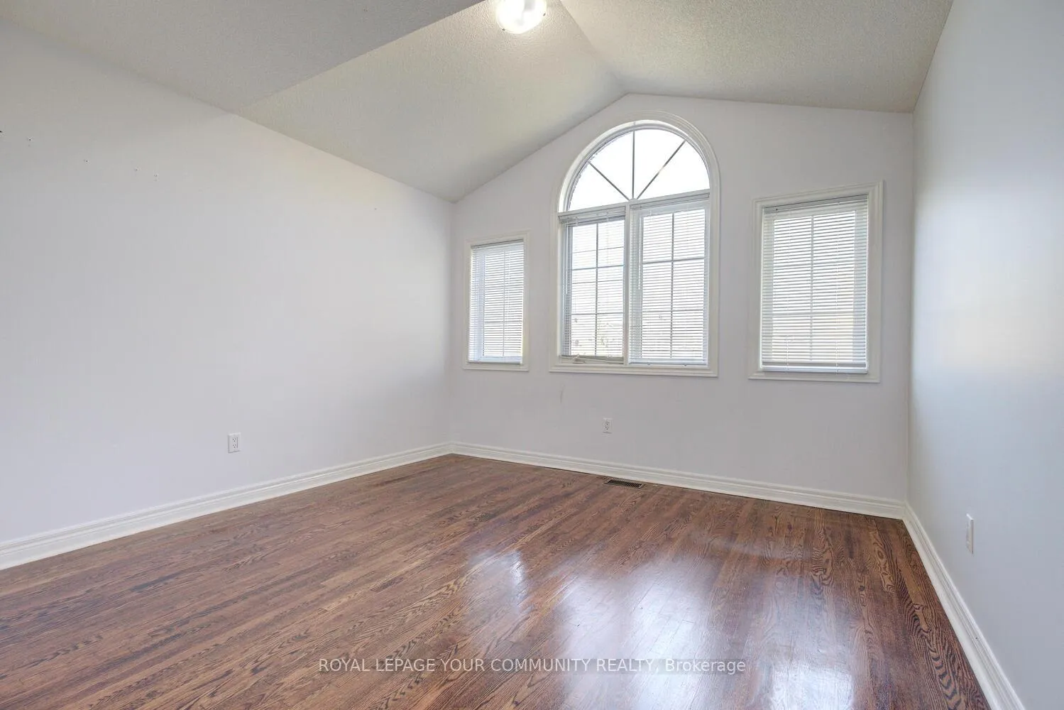 Photo 40 of 108 Kirkbride Crescent, Vaughan, Maple — HOMEH