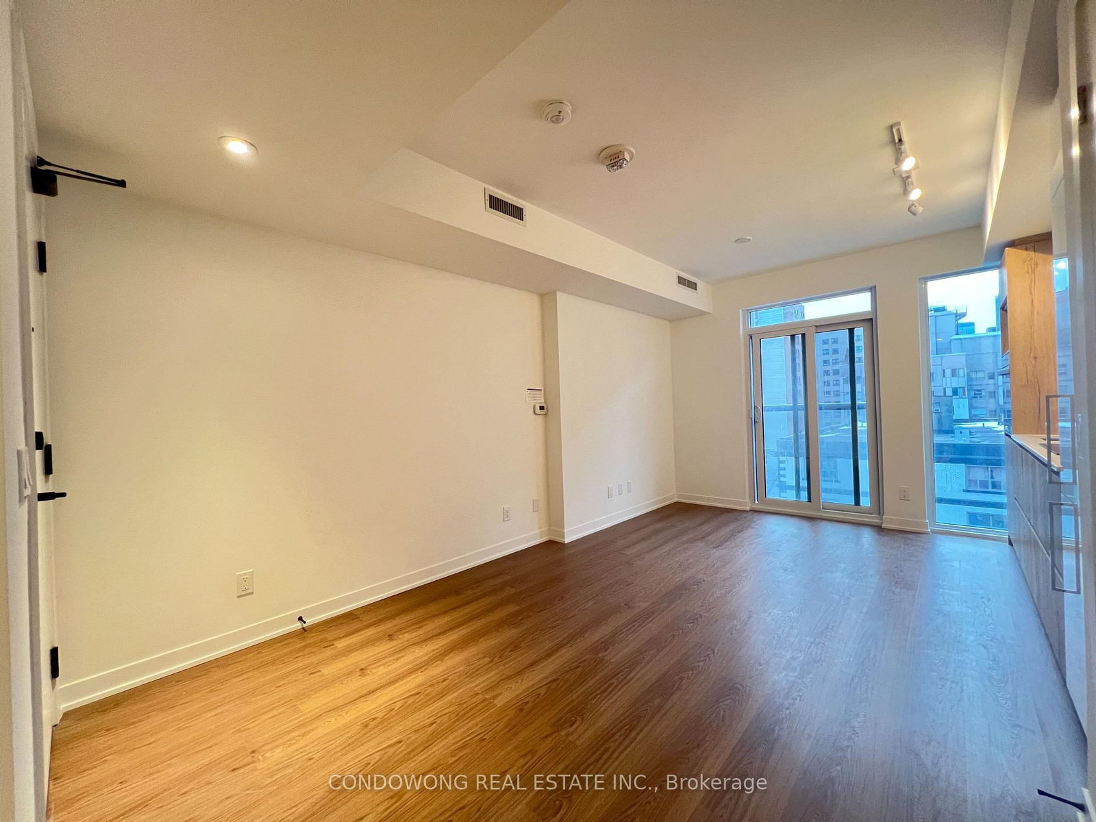 Photo 5 of Unit 603, 319 Jarvis St, Toronto, Moss Park — HOMEH