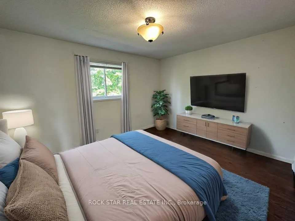 Photo 9 of Unit Upper, 31 Red Oak Drive, Barrie, Holly — HOMEH