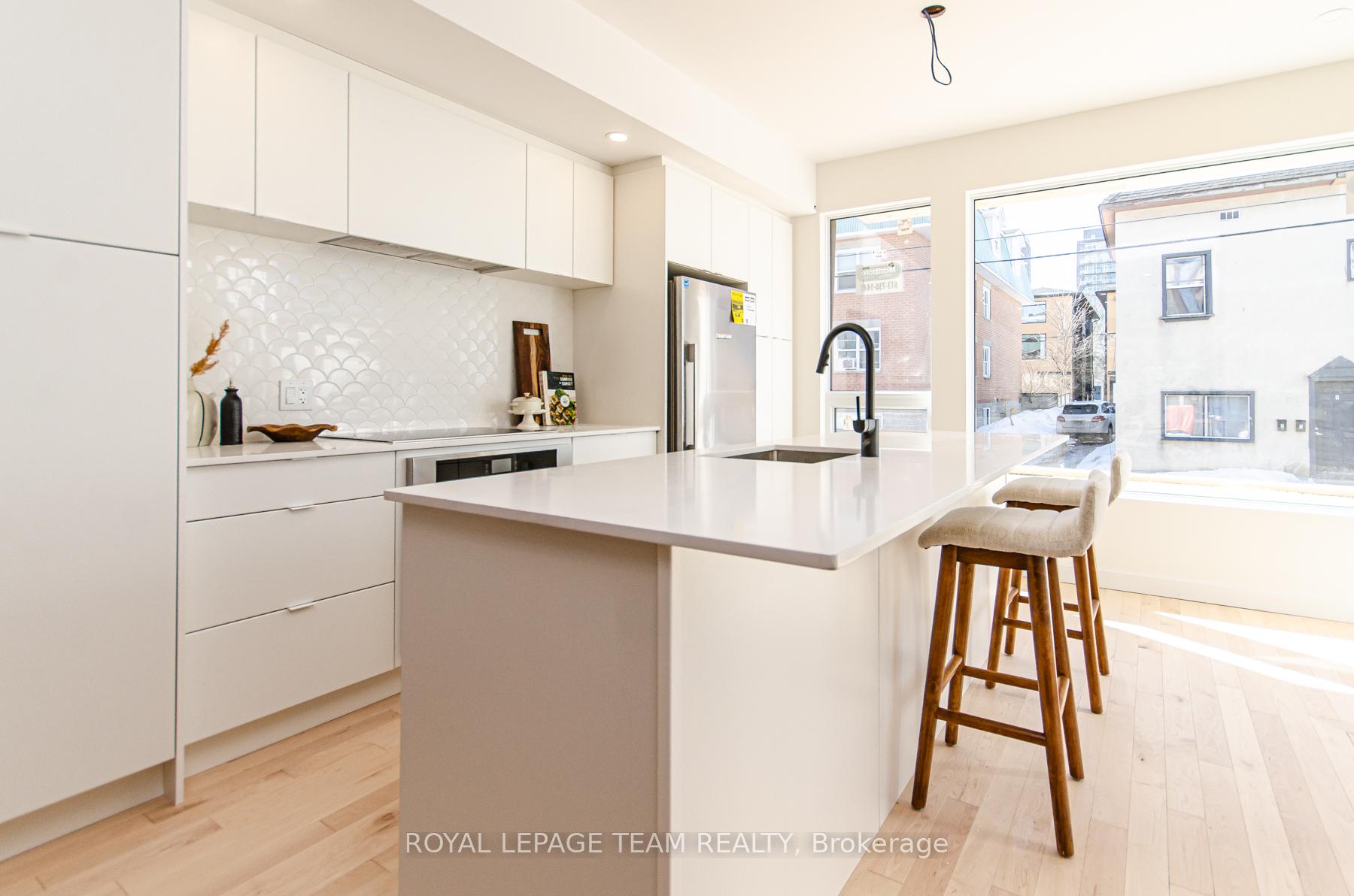 Photo 3 of Unit A, 119 Carruthers Avenue, Ottawa, Mechanicsville — HOMEH