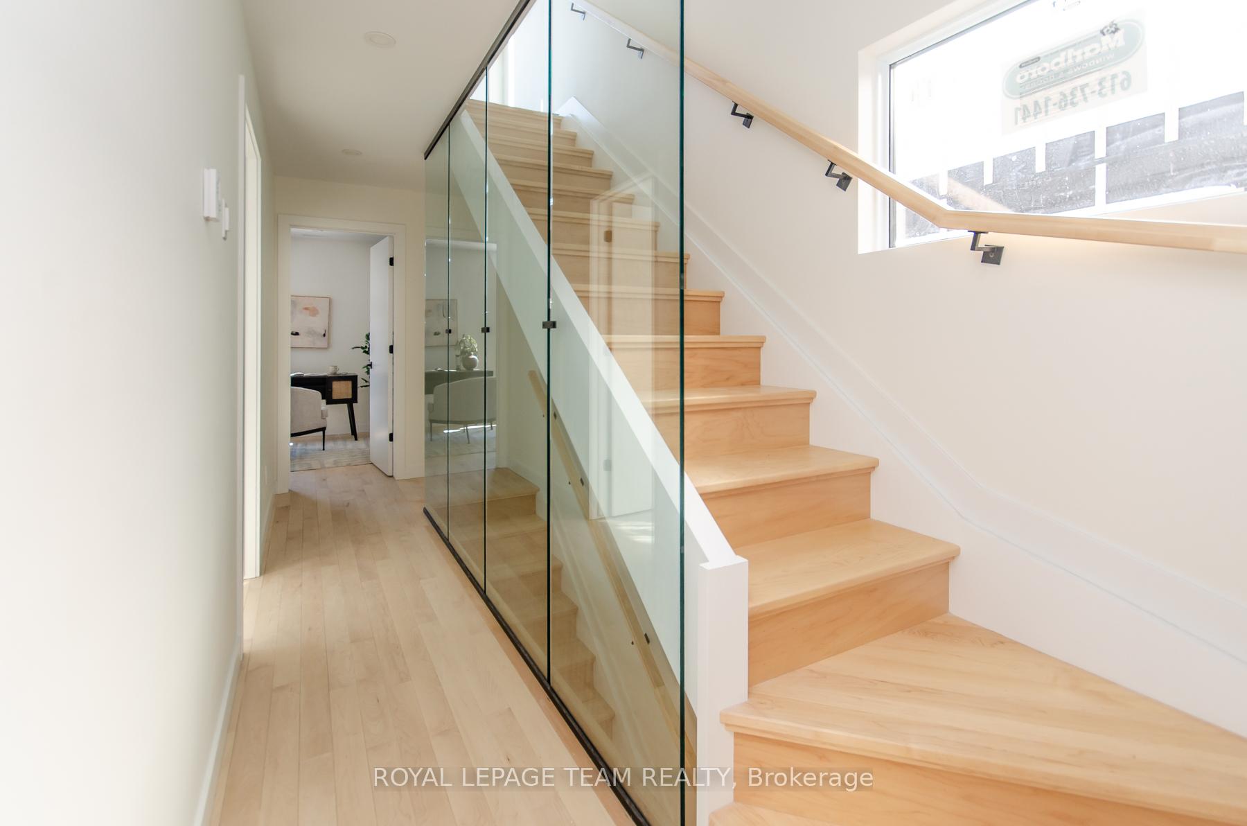 Photo 7 of Unit A, 119 Carruthers Avenue, Ottawa, Mechanicsville — HOMEH
