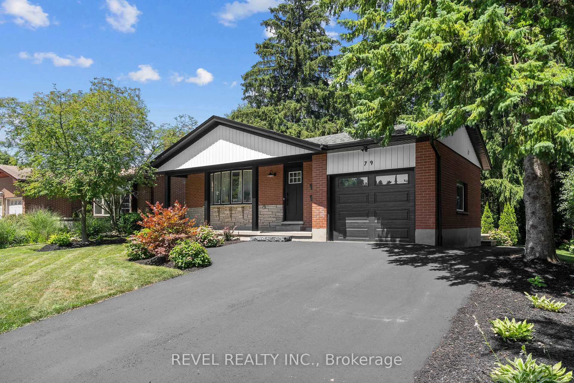 Photo 2 of 79 Inwood Crescent, Waterloo — HOMEH