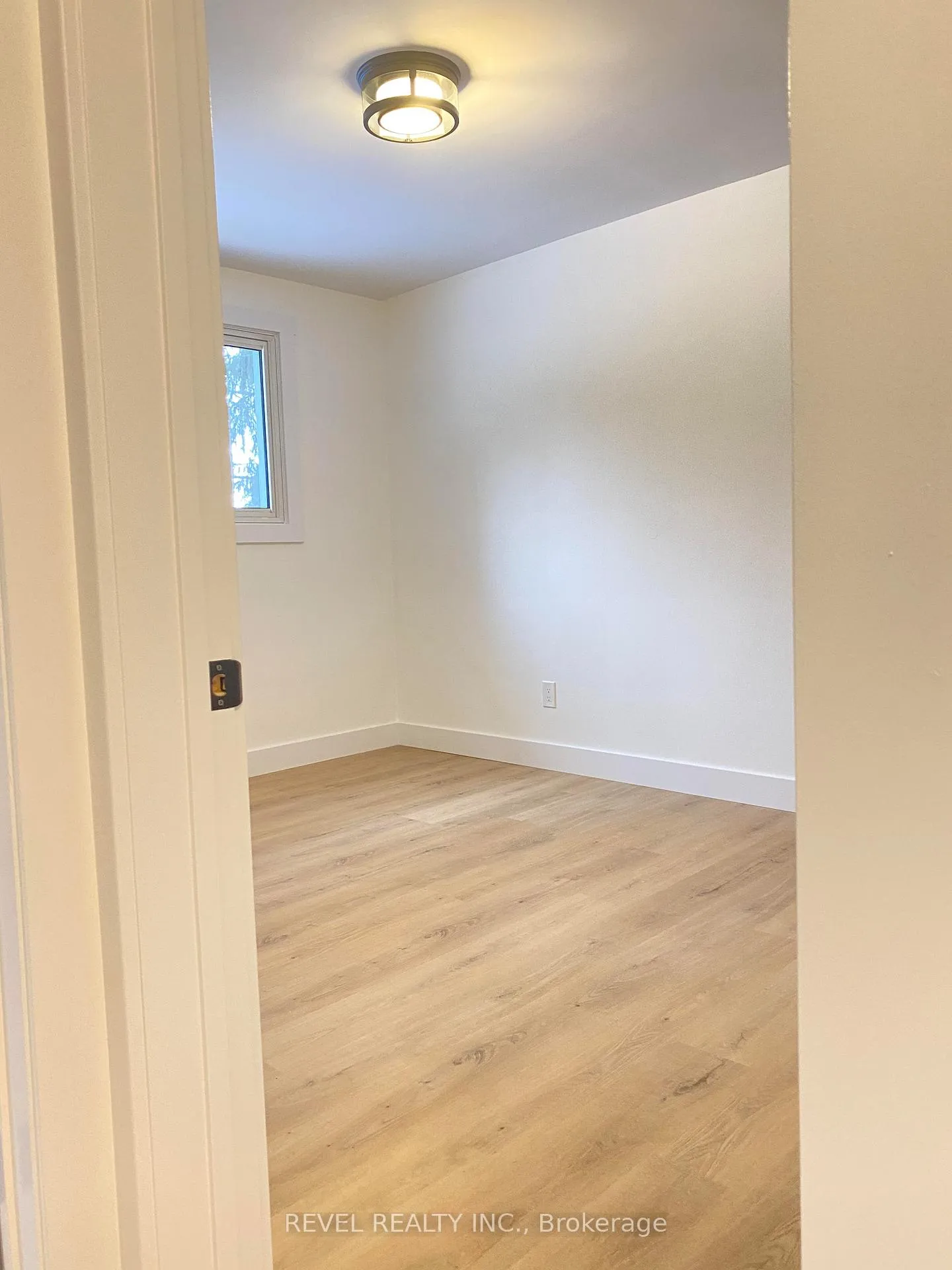 Photo 9 of 79 Inwood Crescent, Waterloo — HOMEH