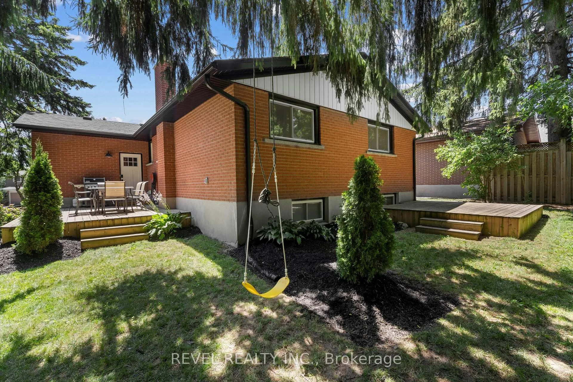 Photo 24 of 79 Inwood Crescent, Waterloo — HOMEH